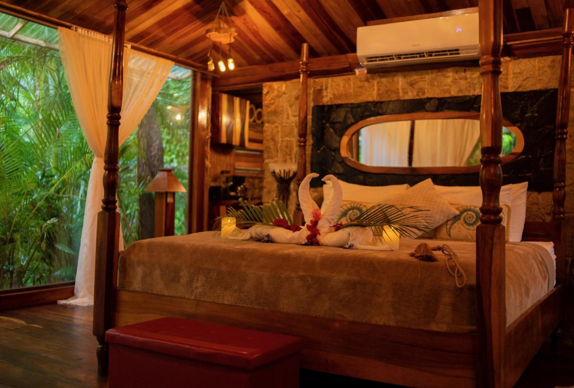 Ocho Artisan Bungalows (Adults Only) ตามารินโด ภายนอก รูปภาพ