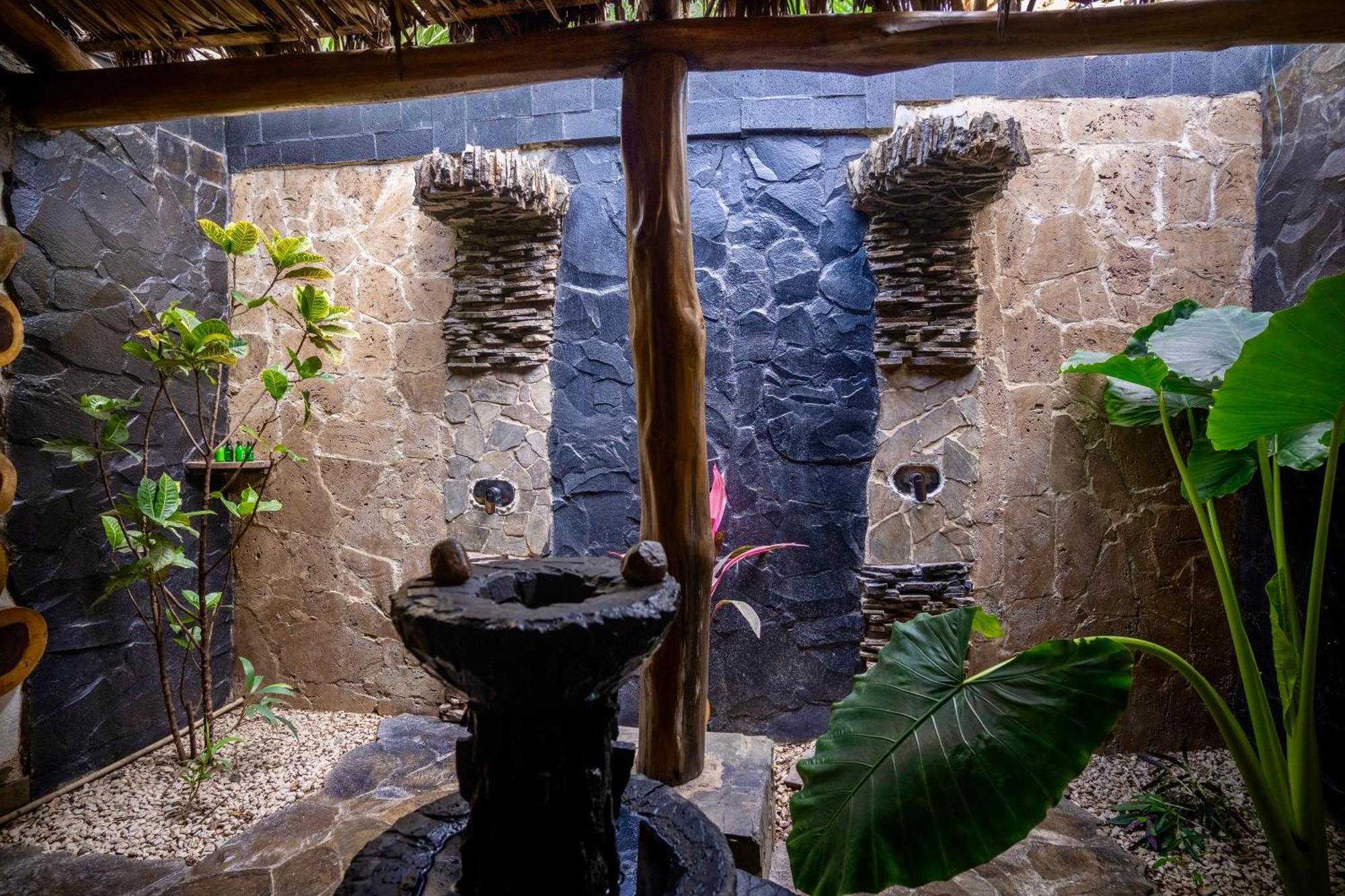 Ocho Artisan Bungalows (Adults Only) ตามารินโด ภายนอก รูปภาพ