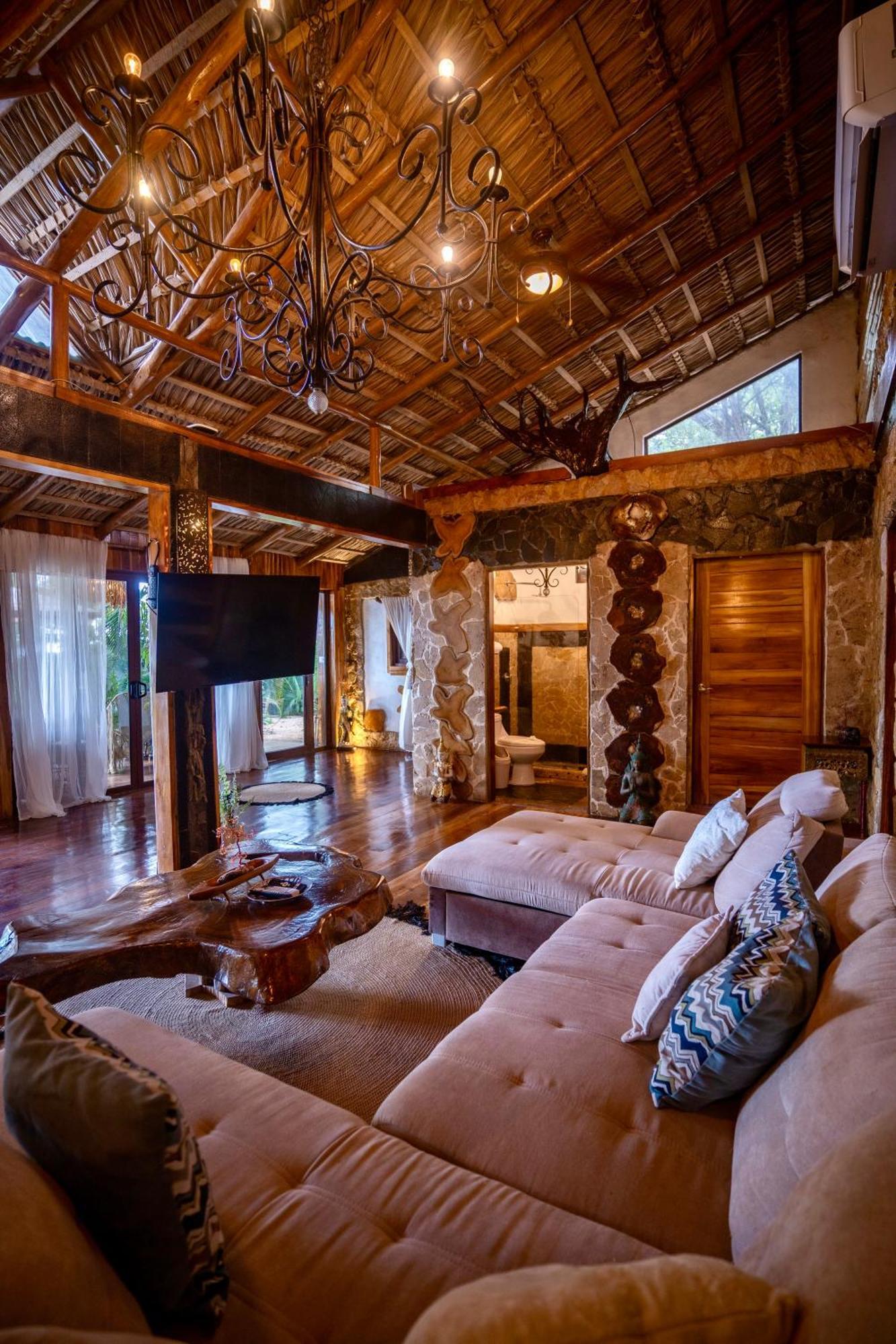 Ocho Artisan Bungalows (Adults Only) ตามารินโด ภายนอก รูปภาพ