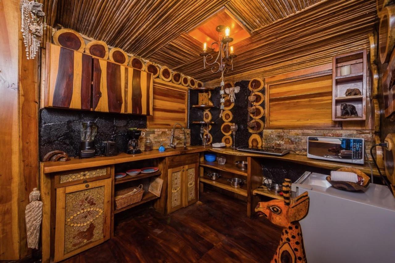 Ocho Artisan Bungalows (Adults Only) ตามารินโด ภายนอก รูปภาพ
