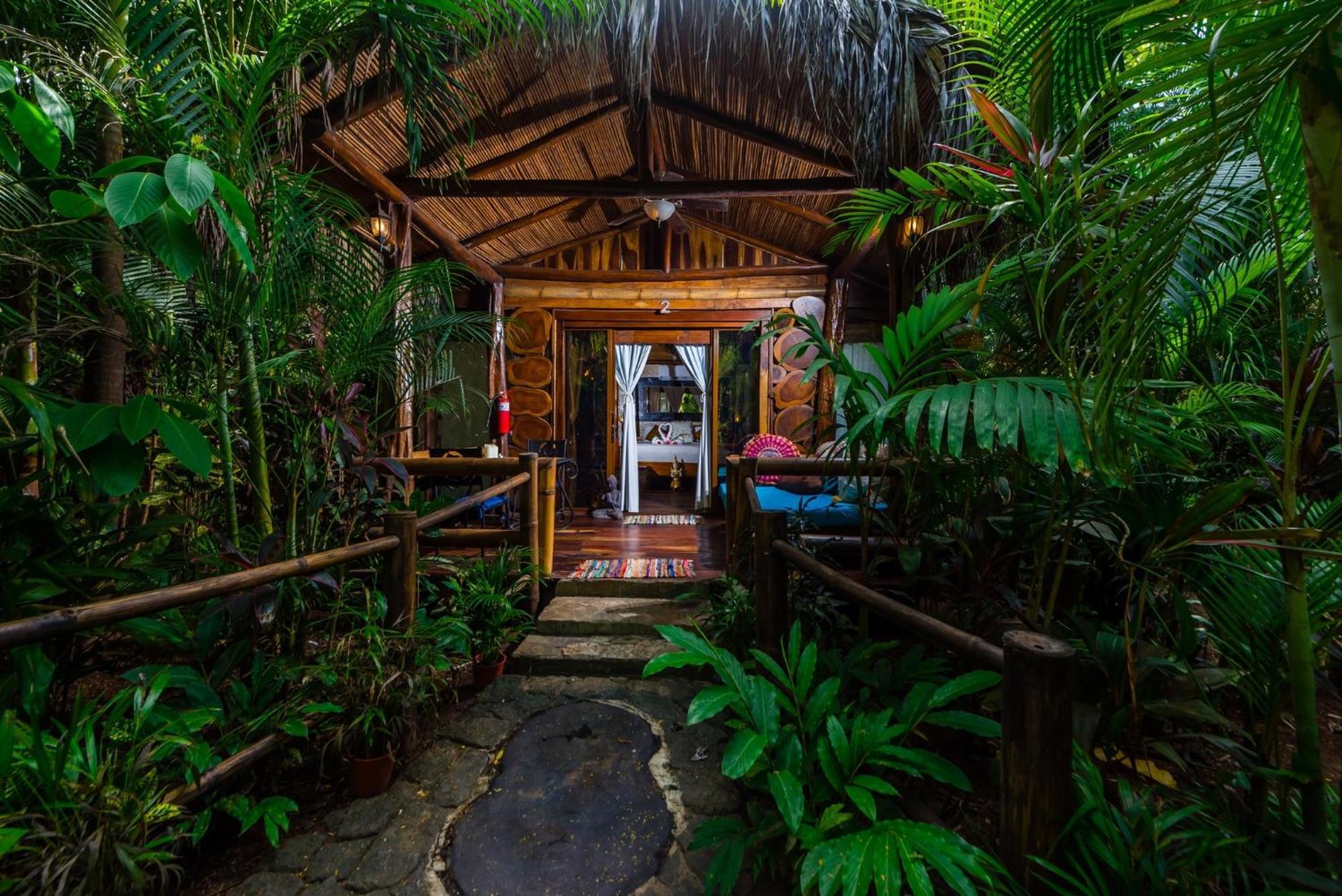 Ocho Artisan Bungalows (Adults Only) ตามารินโด ภายนอก รูปภาพ
